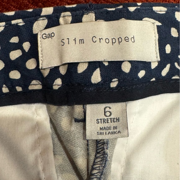 GAP slim cropped pants, size 6, stretch cotton, blue and white pattern. - Picture 3 of 5